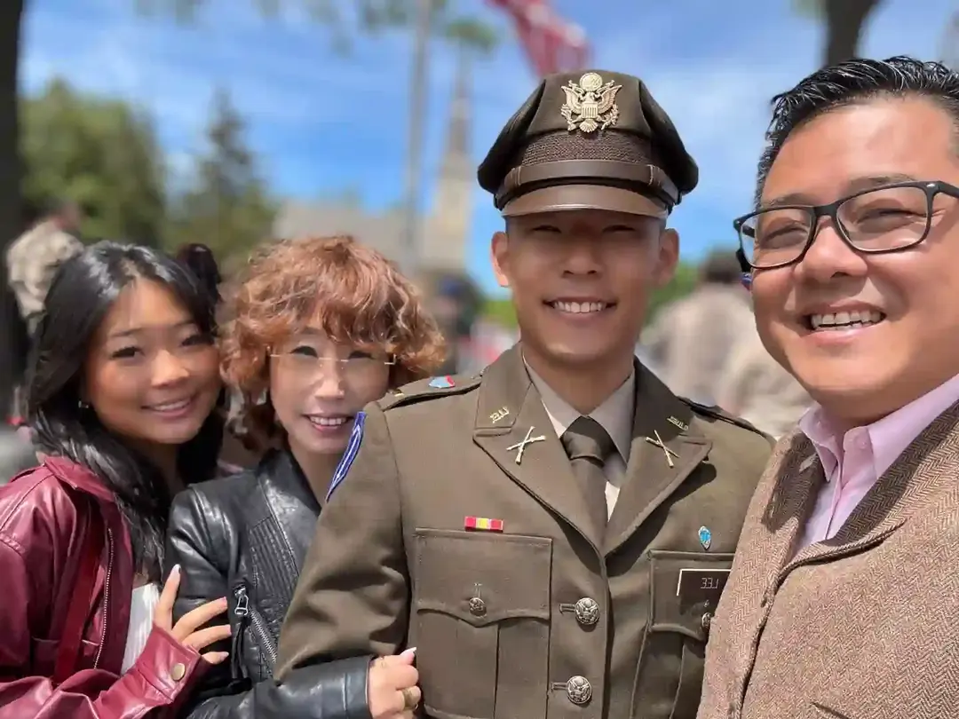 Daniel Lee with his family